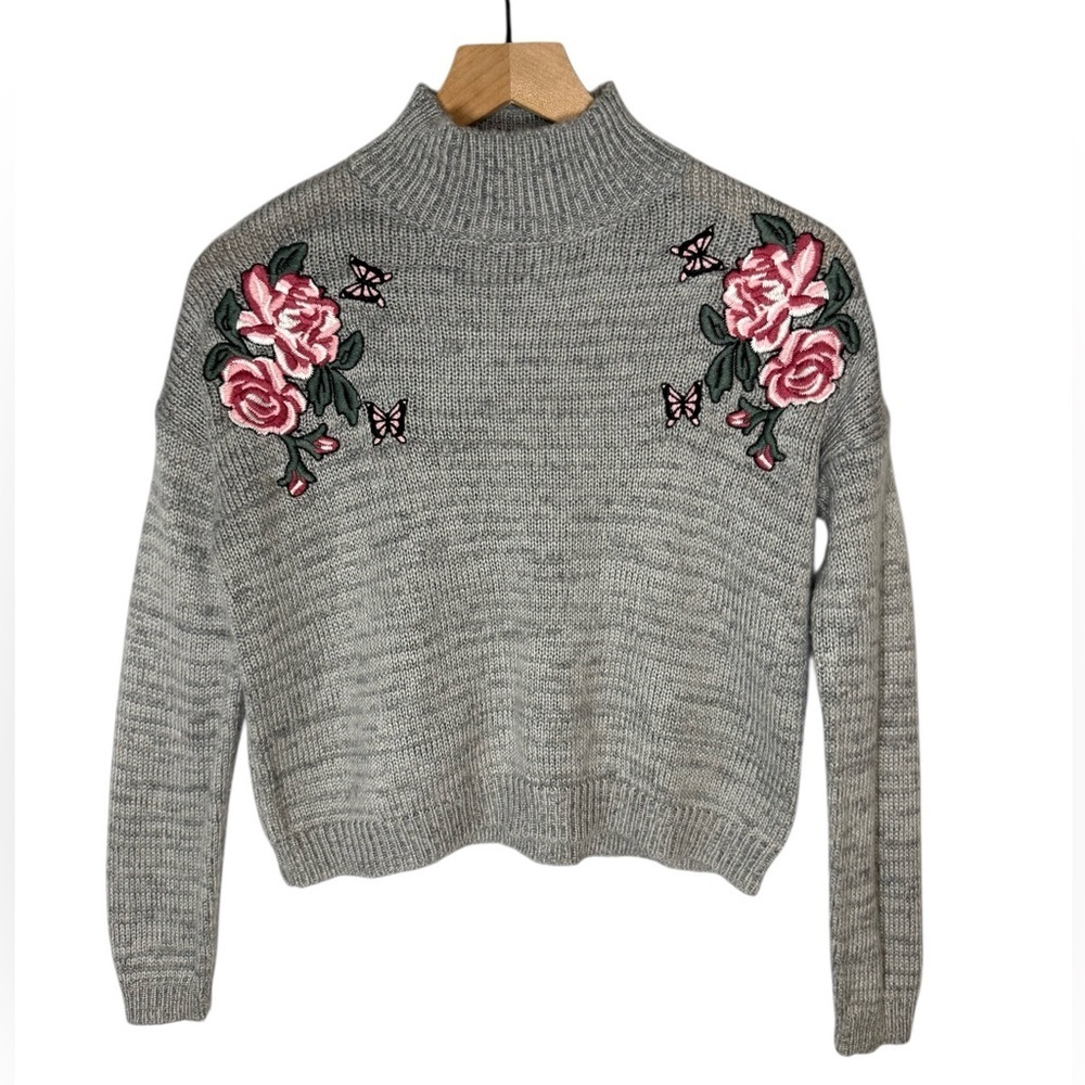 Cloud Chaser Women’s Heathered Gray Rose Embroidered Cottagecore Sweater Sz XS